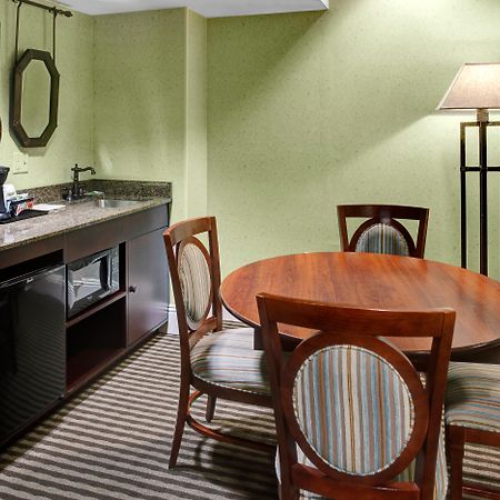 Holiday Inn Express Hotel & Suites Atlanta Buckhead By Ihg מראה חיצוני תמונה