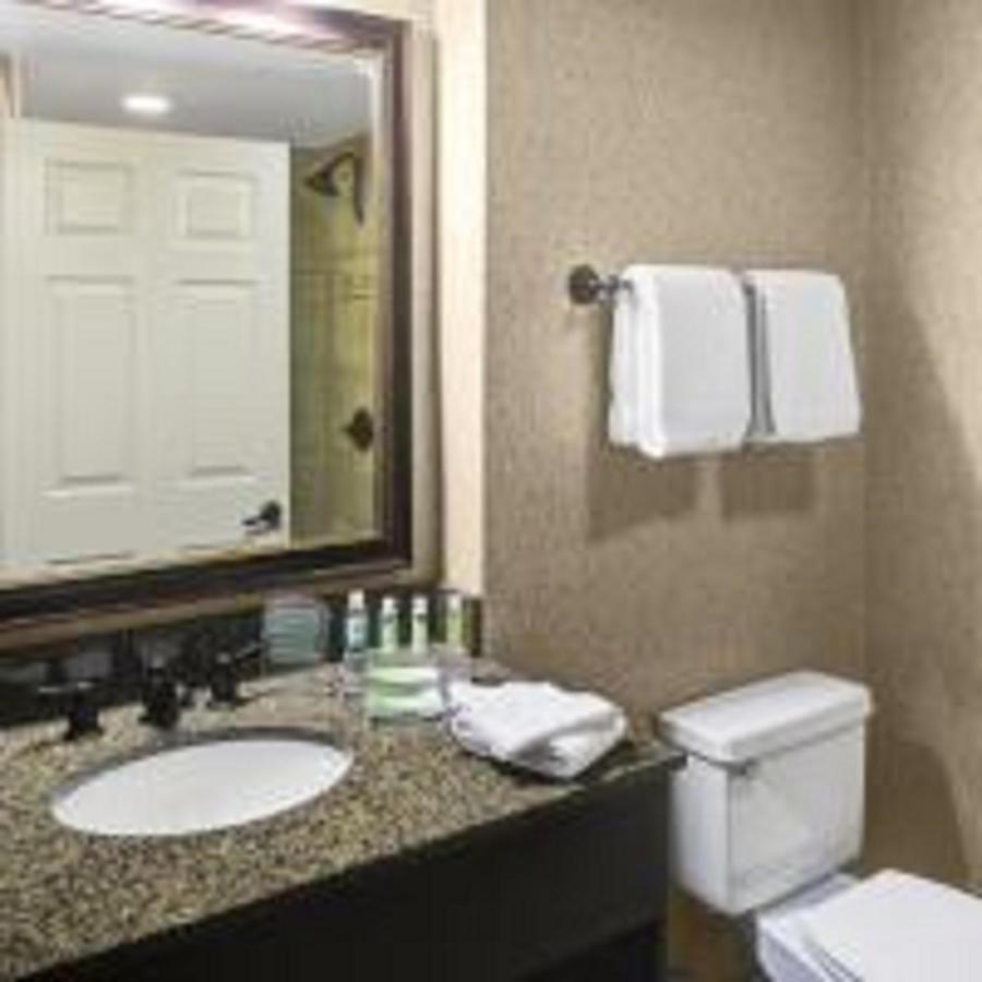 Holiday Inn Express Hotel & Suites Atlanta Buckhead By Ihg מראה חיצוני תמונה