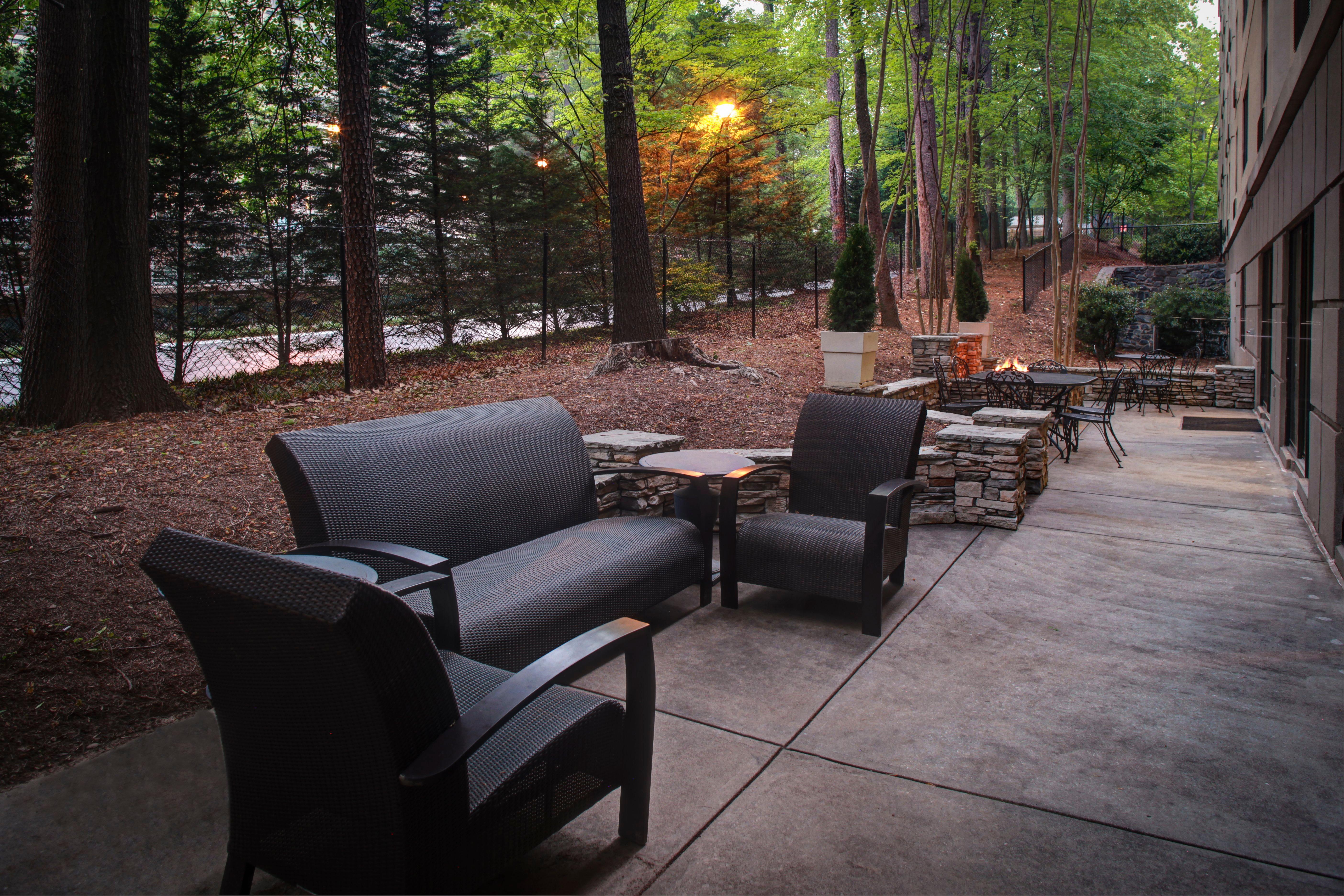 Holiday Inn Express Hotel & Suites Atlanta Buckhead By Ihg מראה חיצוני תמונה
