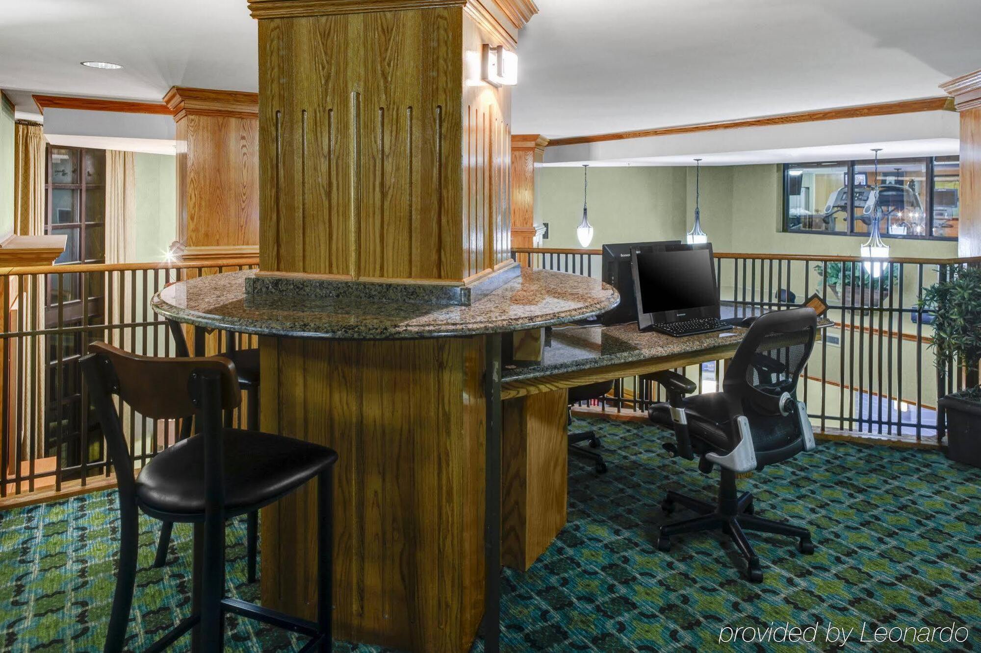 Holiday Inn Express Hotel & Suites Atlanta Buckhead By Ihg מראה חיצוני תמונה